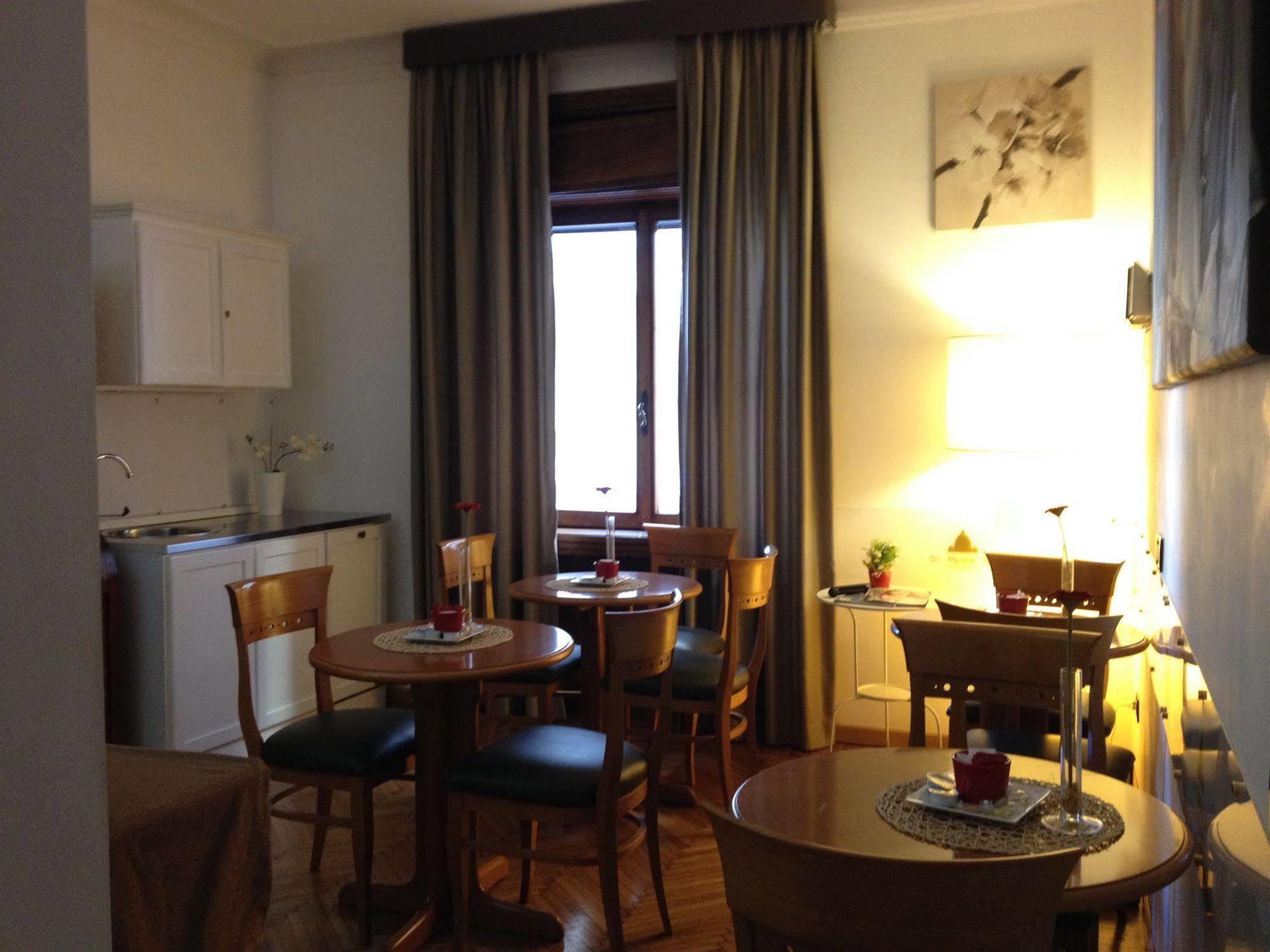 Couette-café St. Peter' Six & Rome